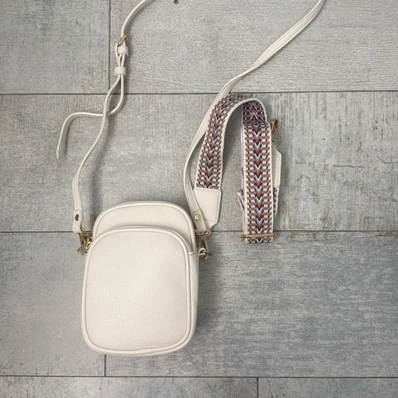 Crossbody Bag NWOT - Picture 4 of 10